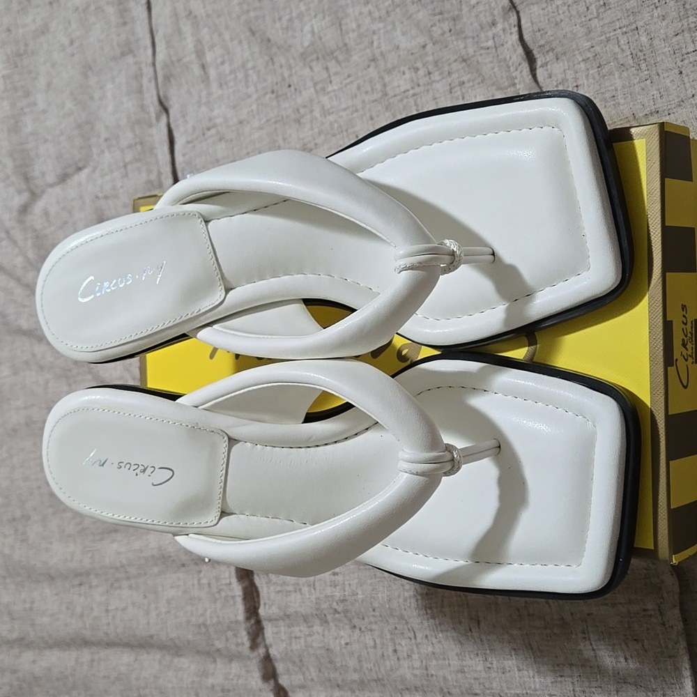 Circus NY by Sam Edelman White pumps/slides NIB